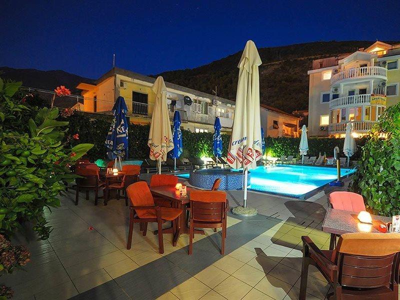 Hotel Aquamarin Budva Bagian luar foto