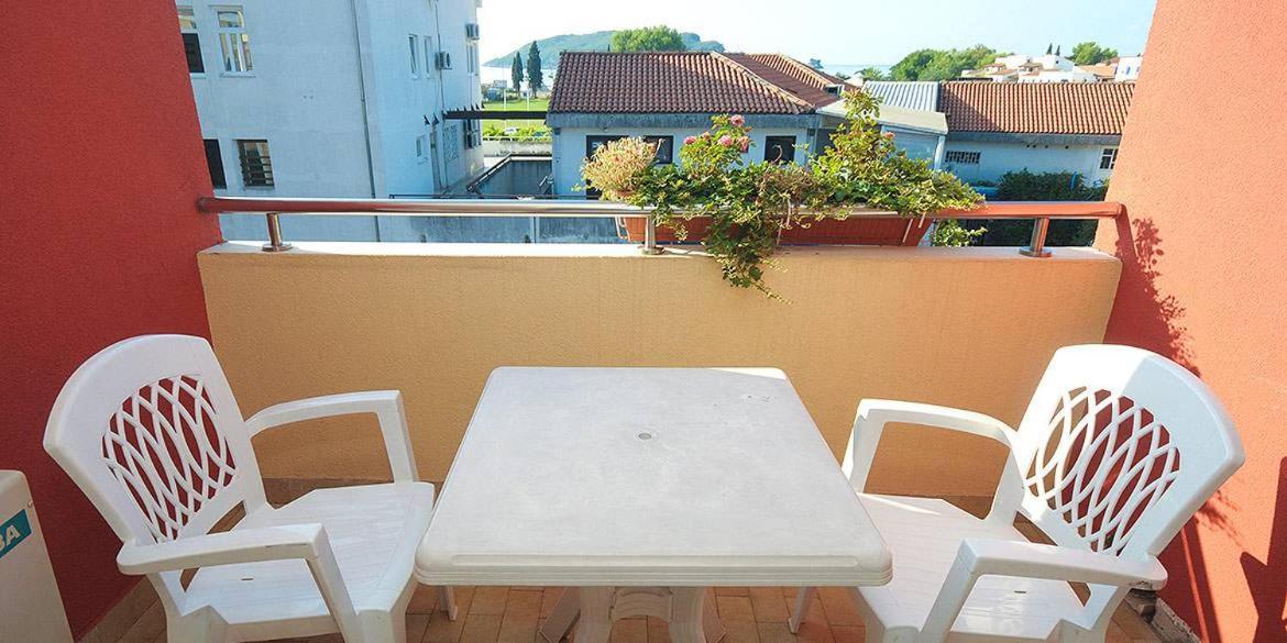 Hotel Aquamarin Budva Bagian luar foto