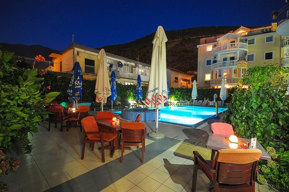Hotel Aquamarin Budva Bagian luar foto